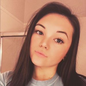 Meet your Posher, Kayleana